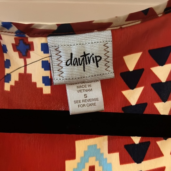 Pretty Daytrip Blouse - Picture 2 of 4